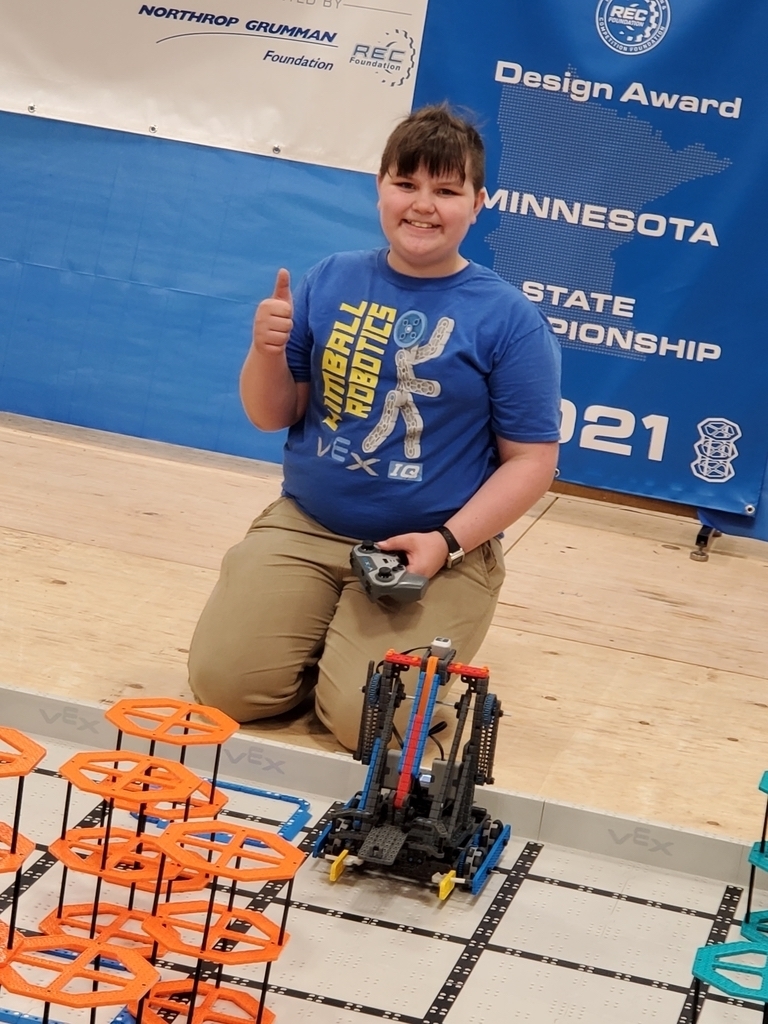 Student gives thumbs up