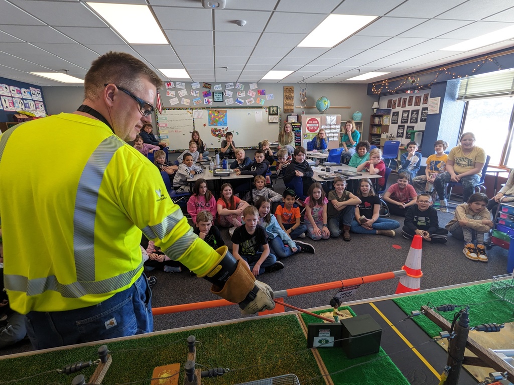 Stearns Electric giving students a lesson on electricity safety.